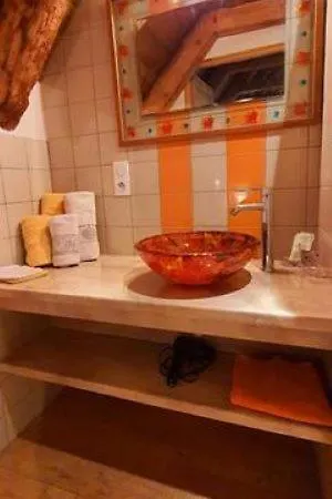 D'hotes Les Violles Bed & Breakfast