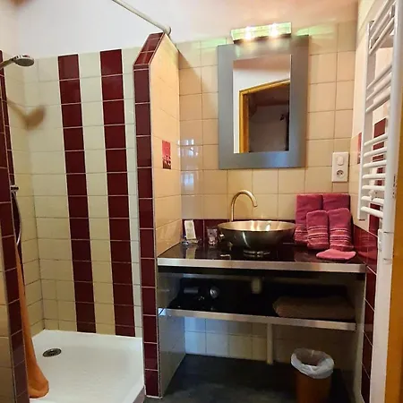 D'hotes Les Violles Bed & Breakfast *