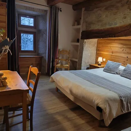 D'hotes Les Violles Bed & Breakfast 3*