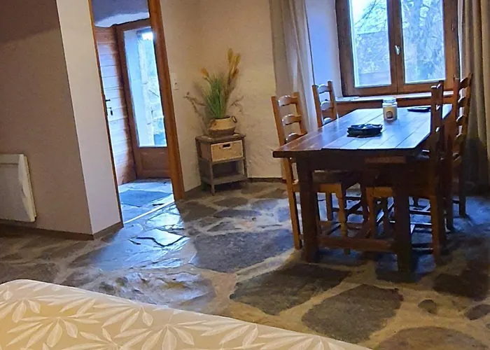 D'hotes Les Violles Bed & Breakfast